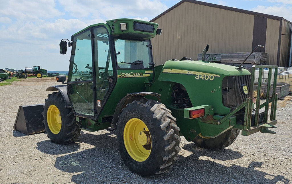 2002 John Deere 3400